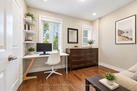 Photo 9 at 149 Chisholm Avenue, Lumsden, Toronto