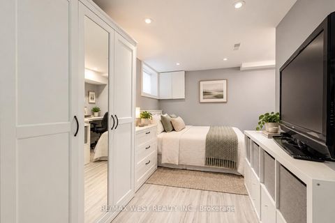 Photo 13 at 149 Chisholm Avenue, Lumsden, Toronto