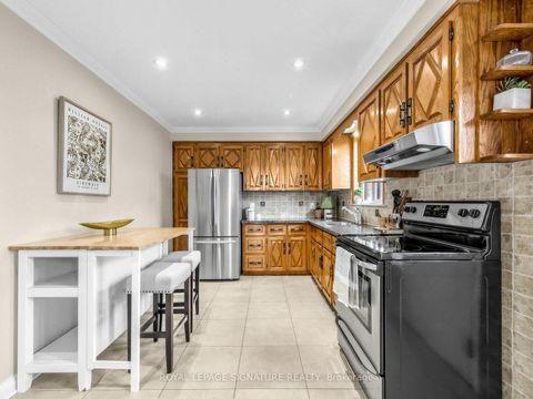 Photo 9 at 31 Diana Drive, CFB, Toronto