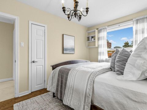 Photo 15 at 31 Diana Drive, CFB, Toronto