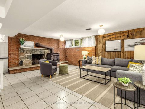 Photo 18 at 31 Diana Drive, CFB, Toronto