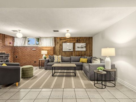 Photo 19 at 31 Diana Drive, CFB, Toronto