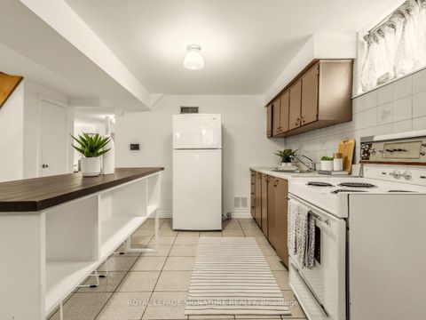 Photo 22 at 31 Diana Drive, CFB, Toronto