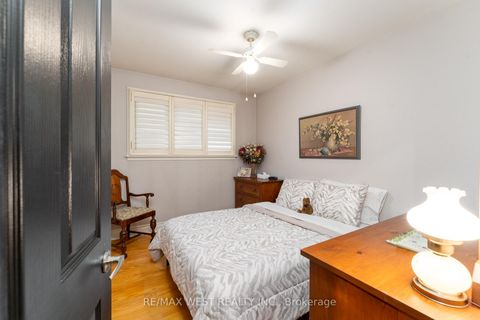 Photo 8 at 59 Landfair Crescent, Woburn, Toronto