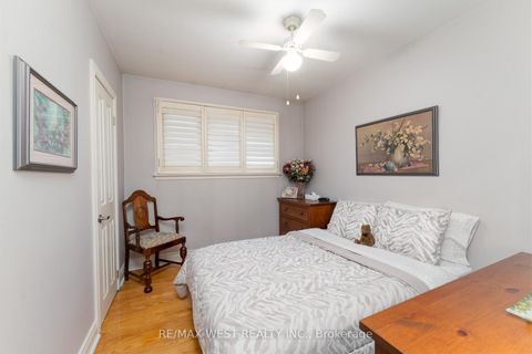 Photo 9 at 59 Landfair Crescent, Woburn, Toronto