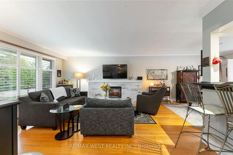 Photo 12 at 59 Landfair Crescent, Woburn, Toronto