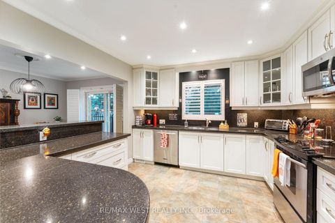 Photo 18 at 59 Landfair Crescent, Woburn, Toronto