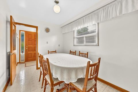 Photo 4 at 32 Bartel Drive, Jane Heights, Toronto