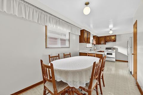 Photo 5 at 32 Bartel Drive, Jane Heights, Toronto