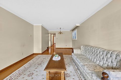 Photo 11 at 32 Bartel Drive, Jane Heights, Toronto