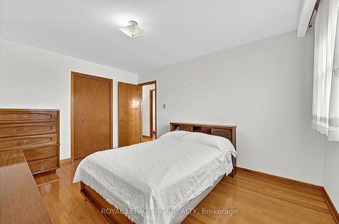 Photo 19 at 32 Bartel Drive, Jane Heights, Toronto