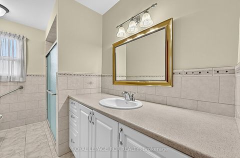 Photo 20 at 32 Bartel Drive, Jane Heights, Toronto