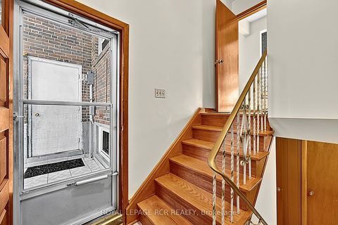 Photo 22 at 32 Bartel Drive, Jane Heights, Toronto