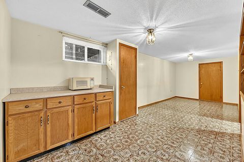 Photo 27 at 32 Bartel Drive, Jane Heights, Toronto