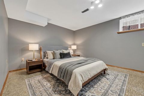 Photo 30 at 32 Bartel Drive, Jane Heights, Toronto