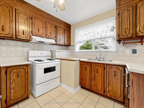 Photo 8 at 34 Crestridge Heights Road, Richview, Toronto