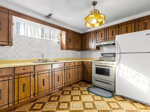 Photo 19 at 34 Crestridge Heights Road, Richview, Toronto