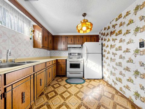Photo 20 at 34 Crestridge Heights Road, Richview, Toronto