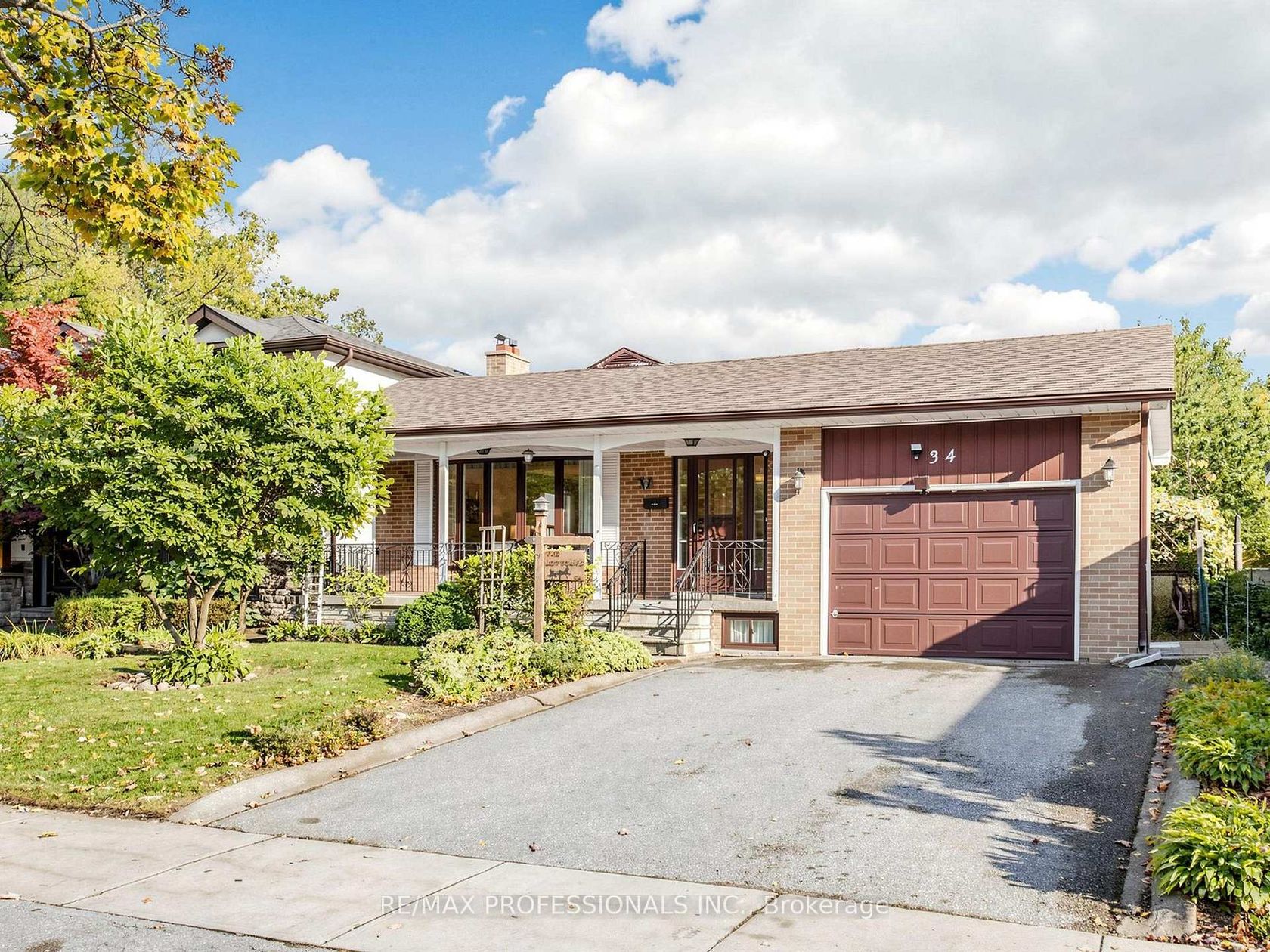 34 Crestridge Heights Road, Richview, Toronto 