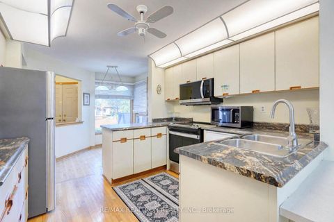 Photo 13 at 38 Kimbergate Way, Brownridge, Vaughan