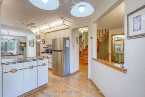 Photo 17 at 38 Kimbergate Way, Brownridge, Vaughan