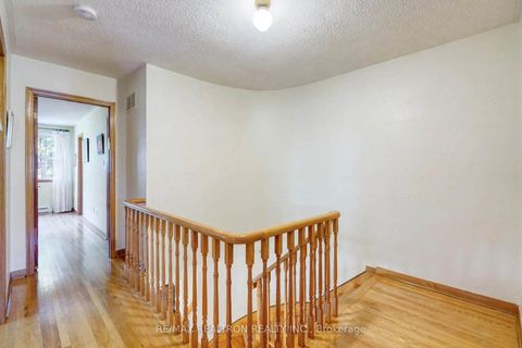 Photo 18 at 38 Kimbergate Way, Brownridge, Vaughan