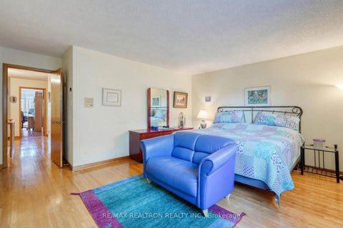 Photo 21 at 38 Kimbergate Way, Brownridge, Vaughan