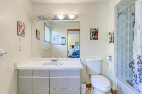 Photo 23 at 38 Kimbergate Way, Brownridge, Vaughan