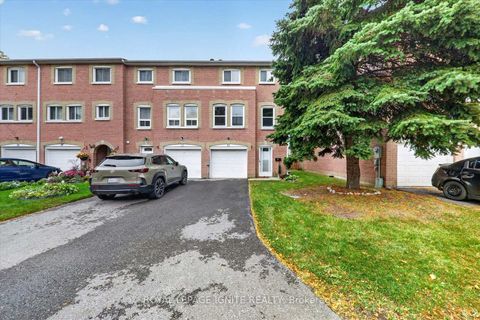 Photo 1 at 33 - 200 Murison Boulevard, Malvern, Toronto