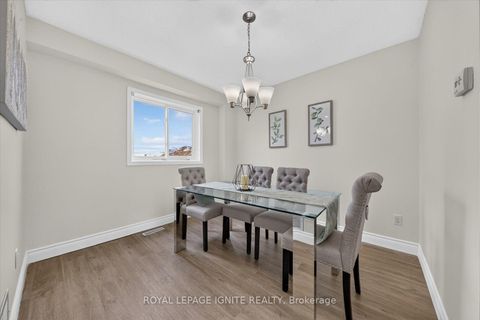 Photo 6 at 33 - 200 Murison Boulevard, Malvern, Toronto
