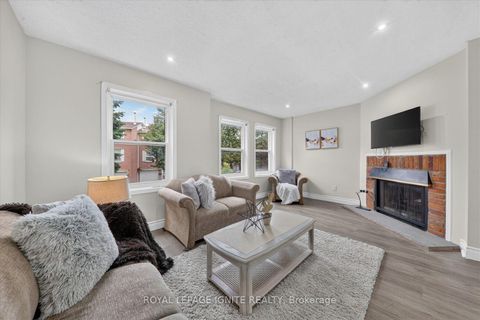 Photo 8 at 33 - 200 Murison Boulevard, Malvern, Toronto