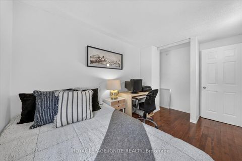 Photo 23 at 33 - 200 Murison Boulevard, Malvern, Toronto