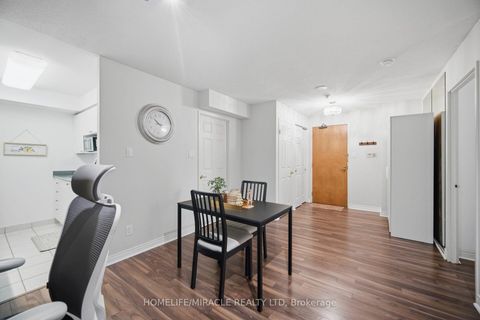 Photo 8 at 301 - 260 Doris Avenue, Willowdale East, Toronto