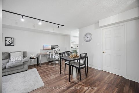 Photo 9 at 301 - 260 Doris Avenue, Willowdale East, Toronto