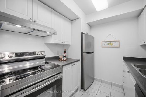 Photo 14 at 301 - 260 Doris Avenue, Willowdale East, Toronto