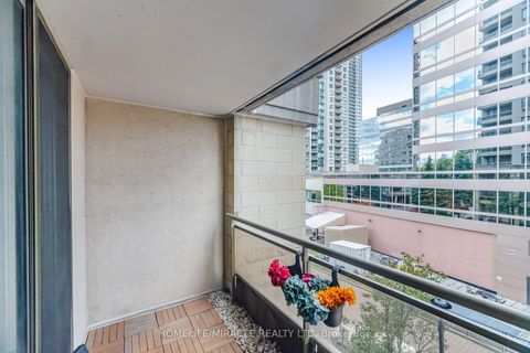 Photo 18 at 301 - 260 Doris Avenue, Willowdale East, Toronto