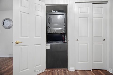 Photo 24 at 301 - 260 Doris Avenue, Willowdale East, Toronto