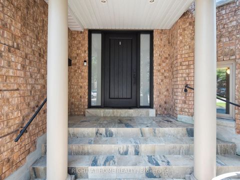 Photo 3 at 100 Carlyle Crescent, Aurora Highlands, Aurora