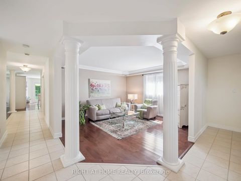 Photo 5 at 100 Carlyle Crescent, Aurora Highlands, Aurora