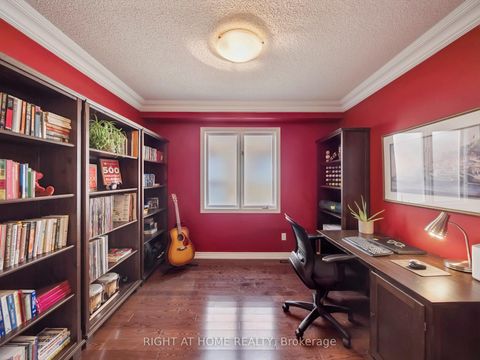 Photo 17 at 100 Carlyle Crescent, Aurora Highlands, Aurora