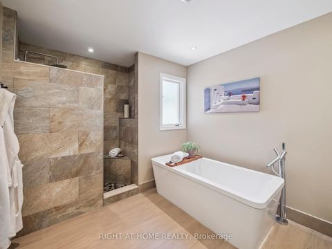 Photo 24 at 100 Carlyle Crescent, Aurora Highlands, Aurora