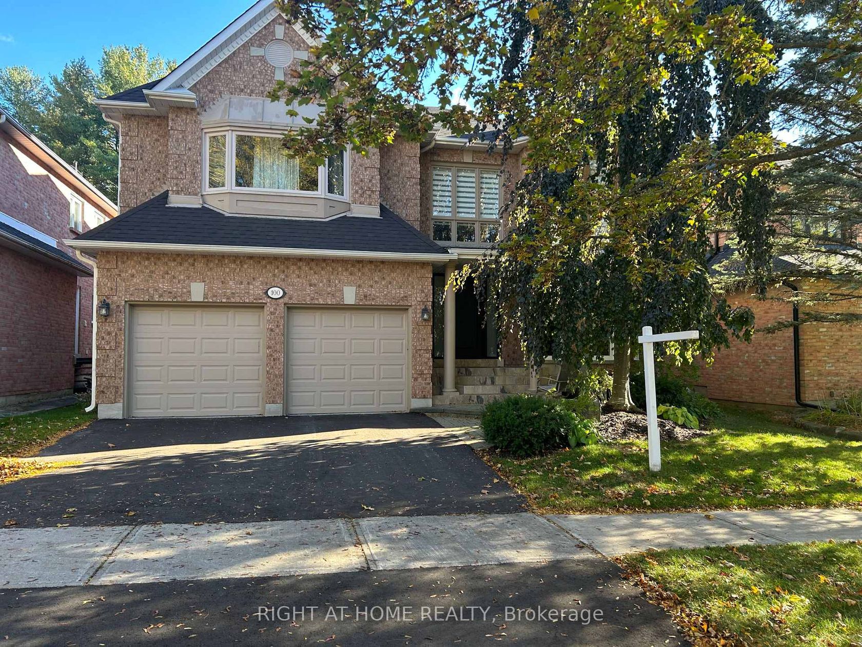 100 Carlyle Crescent, Aurora Highlands, Aurora photo number 2