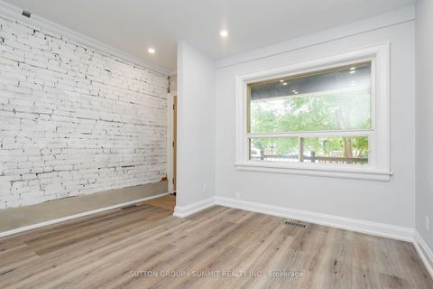 Photo 4 at 100 ROSETHORN Avenue, Pellam Park, Toronto