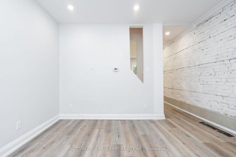 Photo 5 at 100 ROSETHORN Avenue, Pellam Park, Toronto