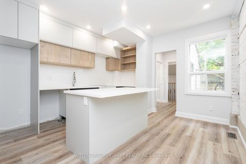 Photo 6 at 100 ROSETHORN Avenue, Pellam Park, Toronto