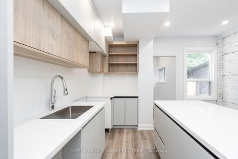 Photo 8 at 100 ROSETHORN Avenue, Pellam Park, Toronto