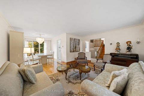 Photo 7 at 53 Tobruk Crescent, Newtonbrook East, Toronto