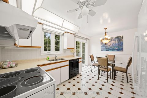 Photo 10 at 53 Tobruk Crescent, Newtonbrook East, Toronto