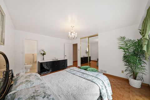 Photo 16 at 53 Tobruk Crescent, Newtonbrook East, Toronto