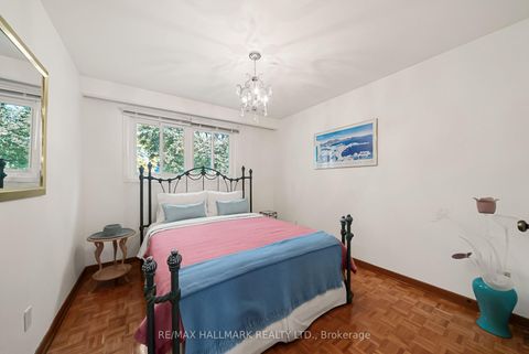 Photo 19 at 53 Tobruk Crescent, Newtonbrook East, Toronto